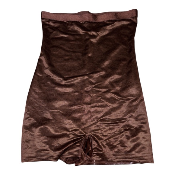 SKIMS Other - SKIMS Seamless Sculpt Mid Thigh Short Large Cocoa